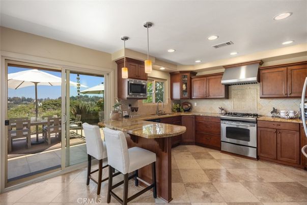 Dining room, Interior, Kitchen, Pendant Lights, Recessed Lighting, Stainless Steel Appliances