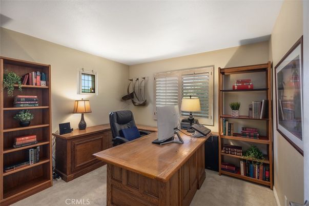 Home Office, Interior