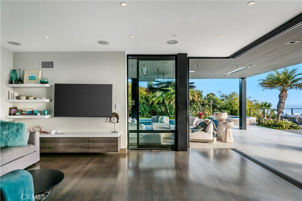 Interior, Recessed Lighting, Water, Wood Texture Flooring