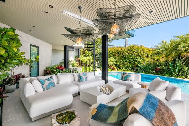 Exterior, Pool, Recessed Lighting