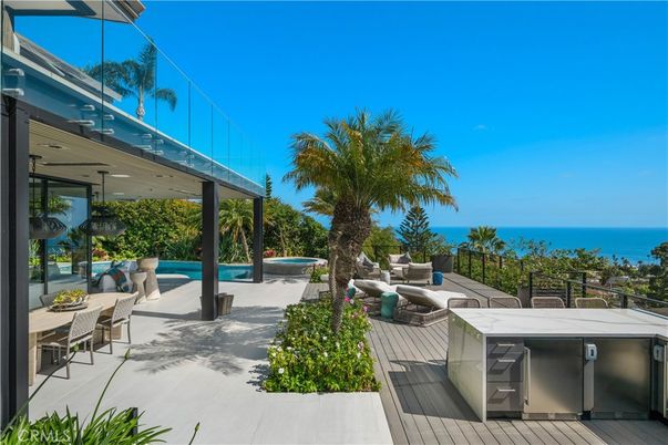 Exterior, Pool, Water