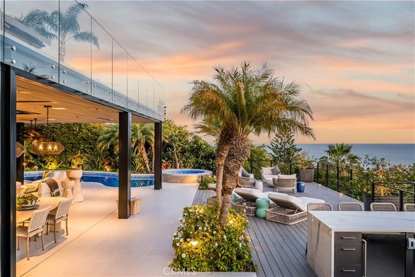 Exterior, Pool, Water