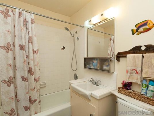 Bathroom, Interior, Tile Countertops
