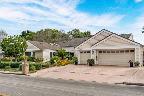 Attached, Exterior, Facade, Ranch
