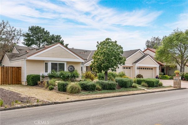 Attached, Exterior, Facade, Ranch