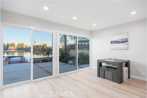 Interior, Recessed Lighting, Water, Wood Texture Flooring