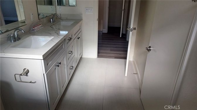 Bathroom, Dual Sink Vanities, Interior, Wood Texture Flooring