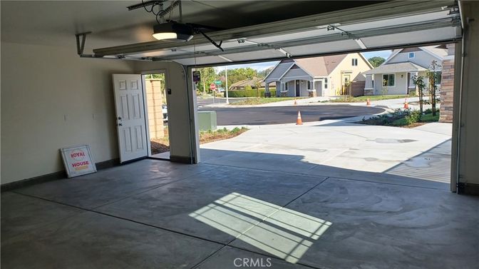 Garage, Interior