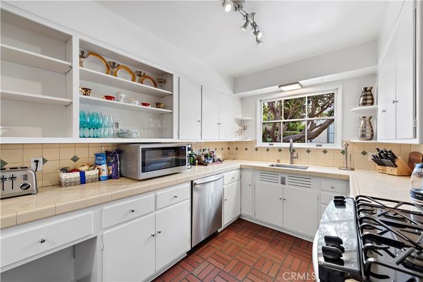 Interior, Kitchen, Tile Countertops