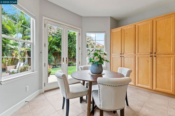 Dining room, Interior