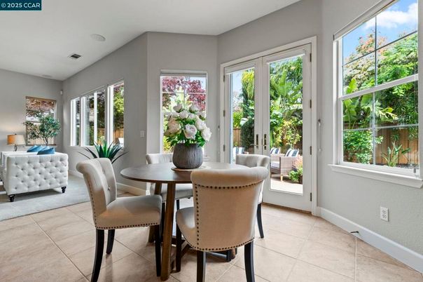 Dining room, Interior