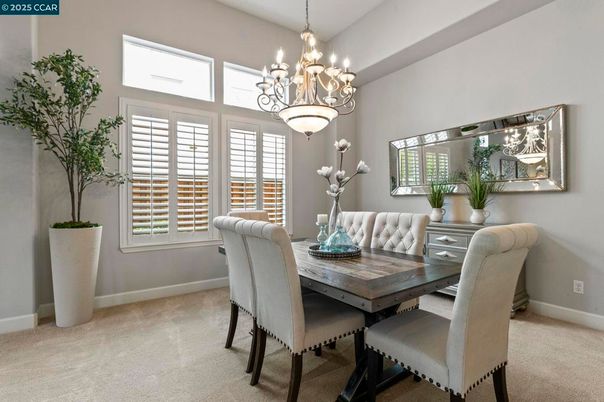 Chandelier, Dining room, Interior