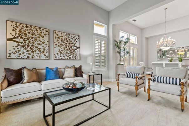 Chandelier, Dining room, Interior, Living room