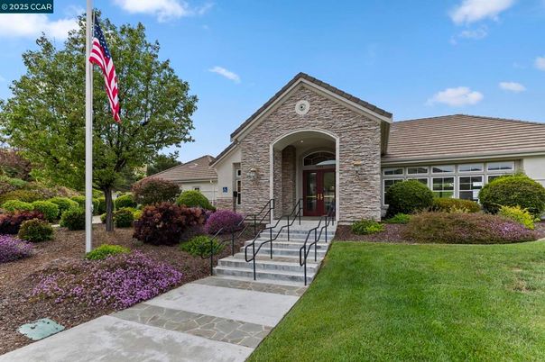 Exterior, Facade, Brick Facade, Ranch