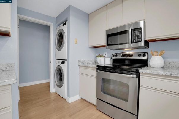 Interior, Kitchen, Stainless Steel Appliances, Utility Closets, Washer, Wood Texture Flooring