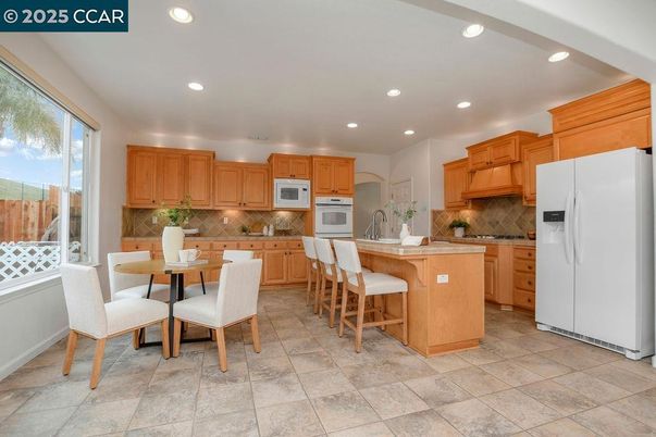 Dining room, Interior, Kitchen, Recessed Lighting