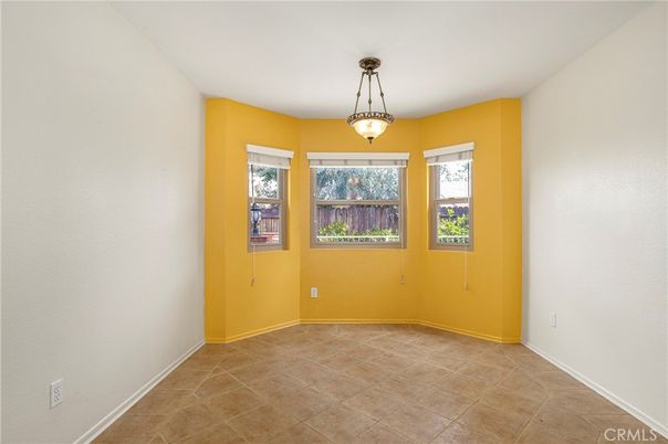 Empty room, Interior, Pendant Lights