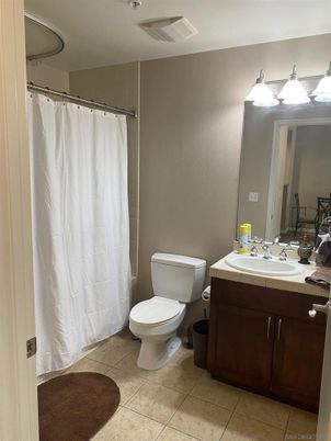 Bathroom, Interior, Tile Countertops