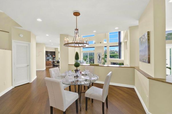 Chandelier, Dining room, Interior, Kitchen, Pendant Lights, Recessed Lighting, Wood Texture Flooring