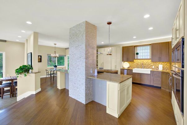 Chandelier, Dining room, Interior, Kitchen, Pendant Lights, Recessed Lighting, Wood Texture Flooring