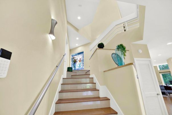 Interior, Recessed Lighting, Wood Texture Flooring