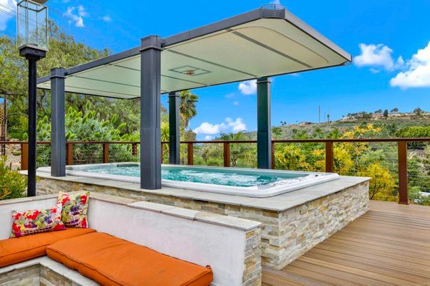 Exterior, Hot Tub