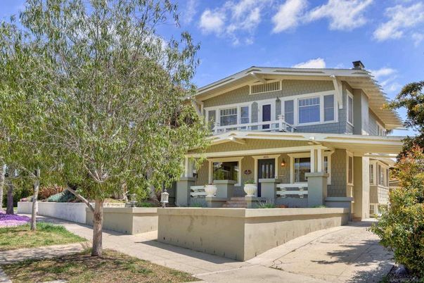 Exterior, Facade, American Craftsman