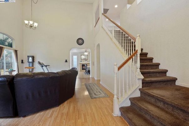 Interior, Living room, Pendant Lights, Recessed Lighting, Wood Texture Flooring