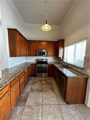 Interior, Kitchen, Pendant Lights, Stainless Steel Appliances