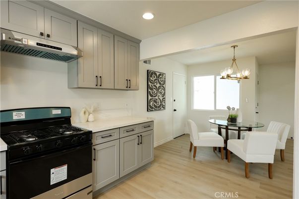 Chandelier, Dining room, Interior, Kitchen, Pendant Lights, Recessed Lighting, Wood Texture Flooring