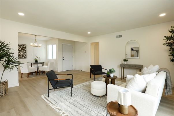 Chandelier, Dining room, Interior, Living room, Recessed Lighting, Wood Texture Flooring