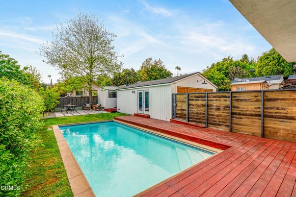 Exterior, Pool