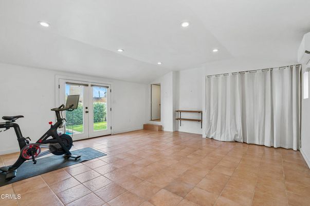 Fitness Equipment, Interior, Recessed Lighting