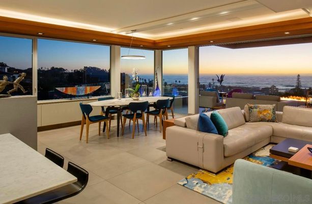 Dining room, Interior, Living room, Pendant Lights, Recessed Lighting, Water