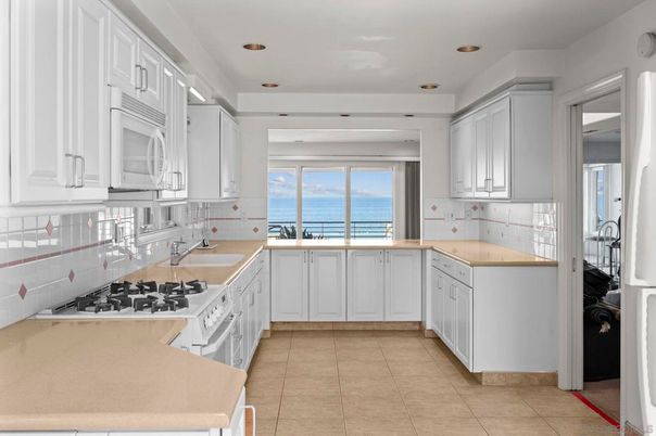 Interior, Kitchen, Recessed Lighting, Water