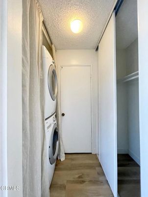 Interior, Utility Closets, Washer, Wood Texture Flooring