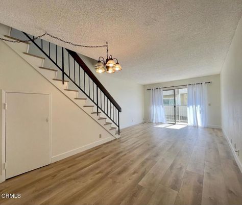 Chandelier, Empty room, Interior, Wood Texture Flooring