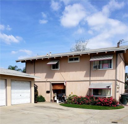 Attached, Exterior, Facade, Raised Ranch