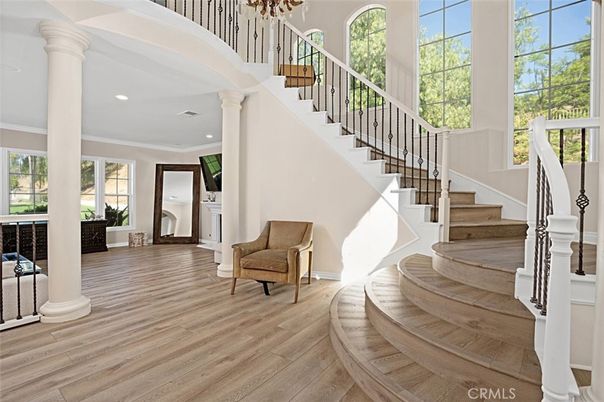 Interior, Recessed Lighting, Wood Texture Flooring