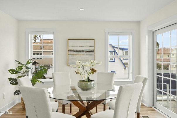 Dining room, Interior, Recessed Lighting, Wood Texture Flooring