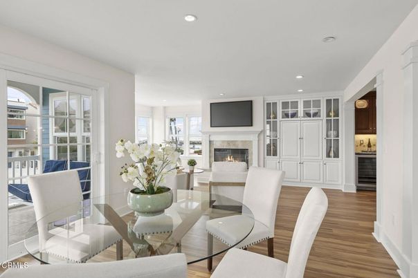 Dining room, Fireplace, Interior, Recessed Lighting, Wood Texture Flooring