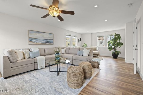 Interior, Living room, Recessed Lighting, Wood Texture Flooring