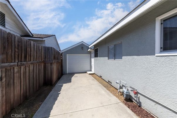Detached Garage, Exterior