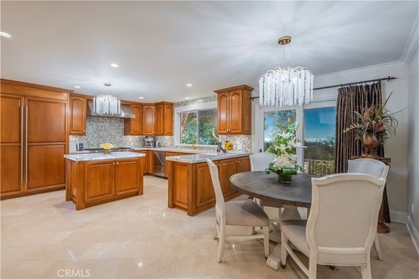 Chandelier, Dining room, Interior, Kitchen, Recessed Lighting