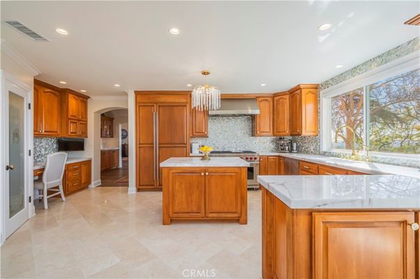 Chandelier, Interior, Kitchen, Recessed Lighting, Stainless Steel Appliances