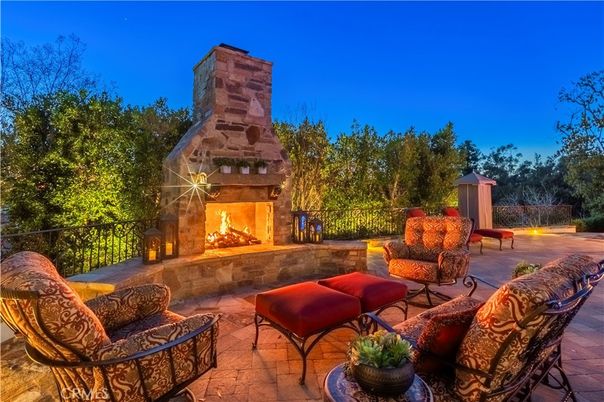 Exterior, Fireplace