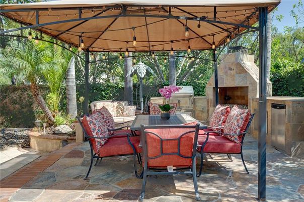 Exterior, Fireplace
