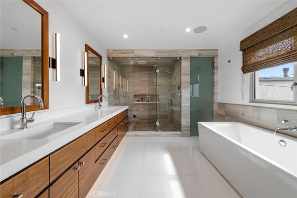 Bathroom, Dual Sink Vanities, Free Standing Baths, Glass Shower, Interior, Recessed Lighting