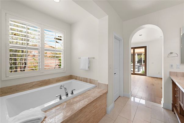 Bathroom, Interior, Recessed Lighting, Wood Texture Flooring