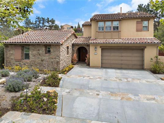 Attached, Exterior, Facade, Mediterranean